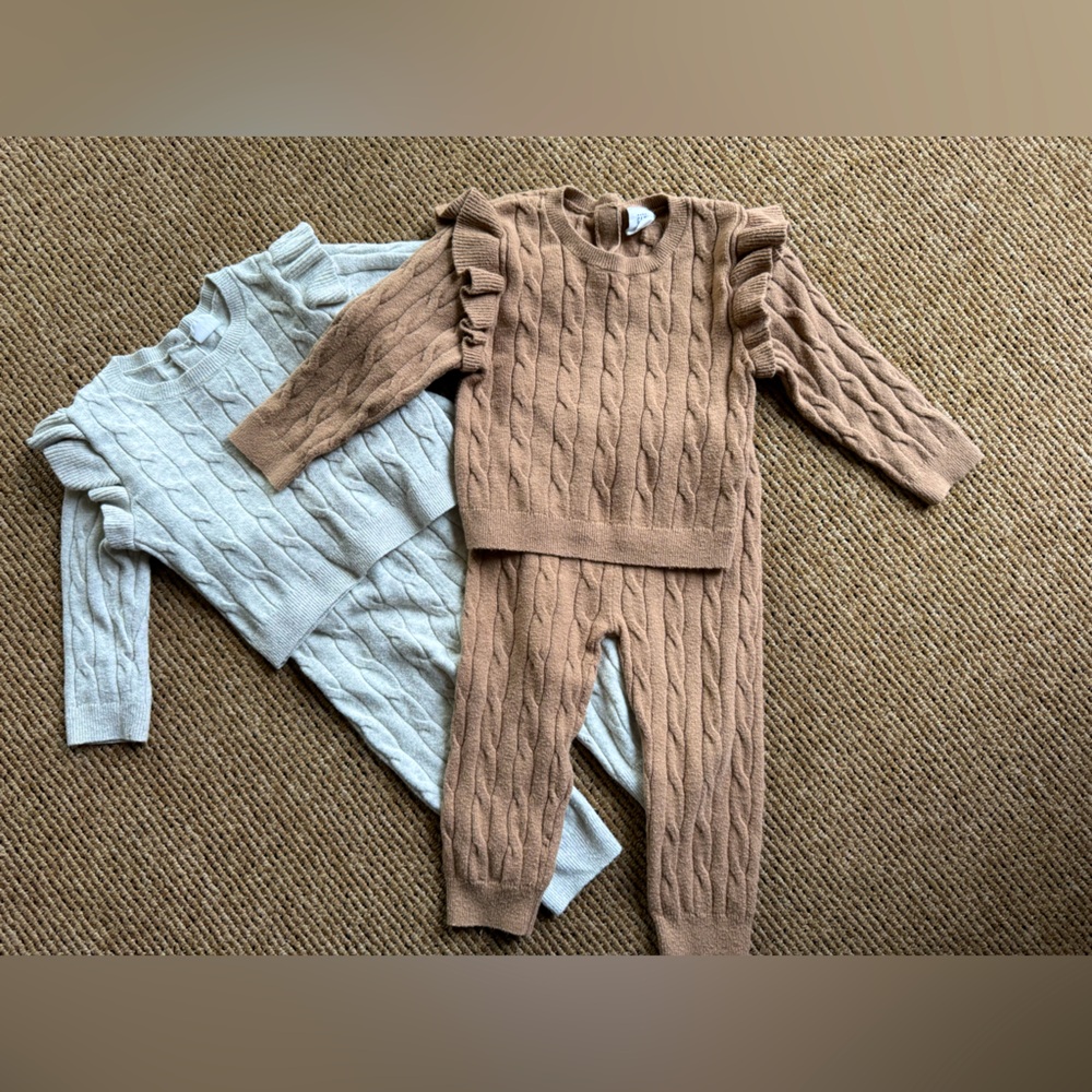Adorable baby gap knit sets- set of two. Both grey and brown included
